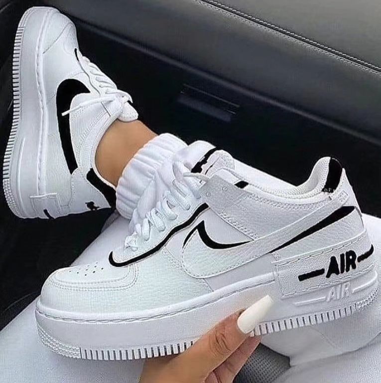 Sneaker